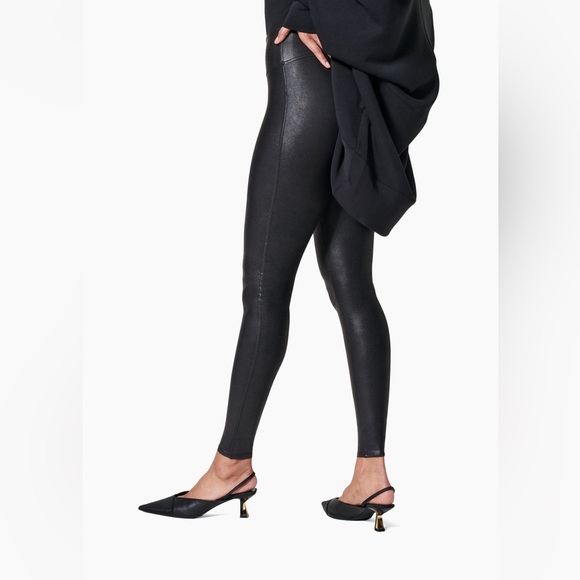 Sleek Black SPANX Faux Leather Women's Leggings - Picture 5 of 8